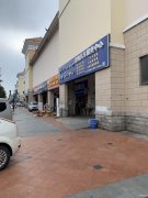 便宜底樓商鋪出租，層高4.8米，門前有空地